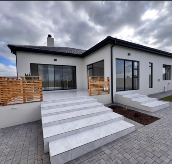 4 Bedroom Property for Sale in Fountains Estate Eastern Cape